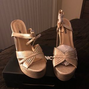 ✨✨SOLD✨✨ Fashion Nova Maria Platform Sandal
